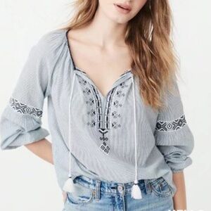 Abercrombie and Fitch Women's Gypsy V-Neck Blouse Size Medium